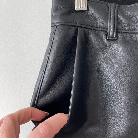 ❌SOLD❌ Aritzia Babaton Command Cropped Pant  Black Vegan Leather pants size 00 - Picture 6 of 11